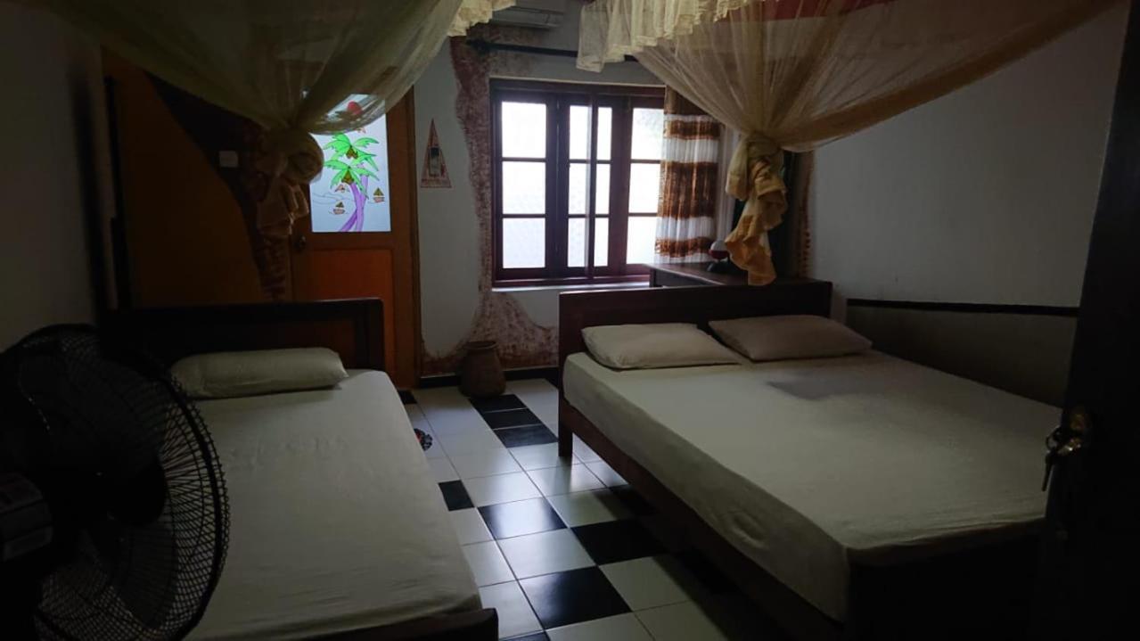 Leopard City Hostel Yala Tissamaharama Kültér fotó