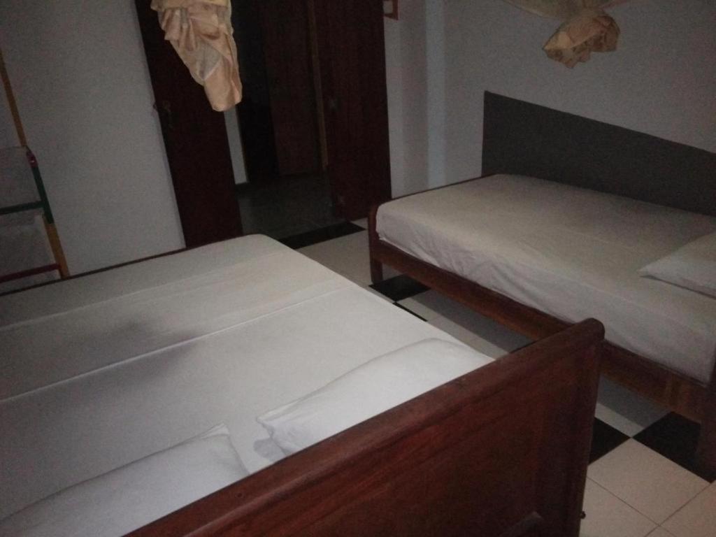 Leopard City Hostel Yala Tissamaharama Kültér fotó